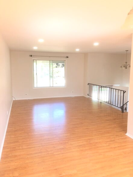 Building Photo - 428 N Ashbury Ave