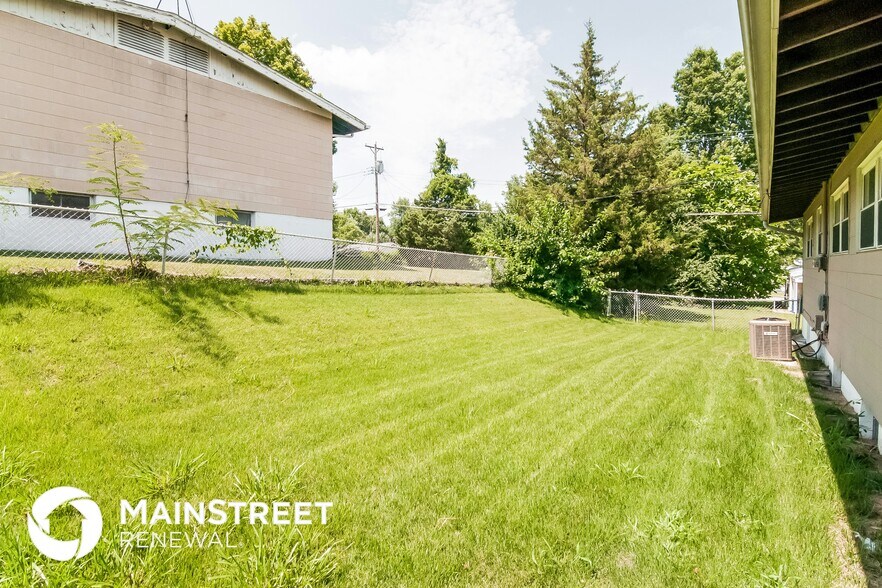 Building Photo - 10401 Trask Dr