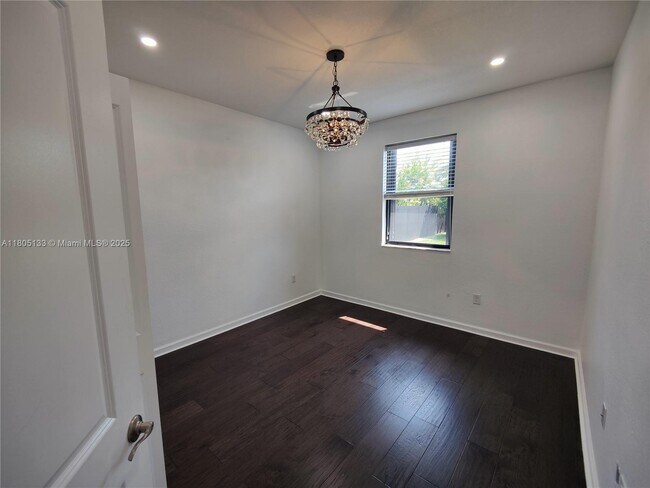 Building Photo - 15752 SW 44th Terrace