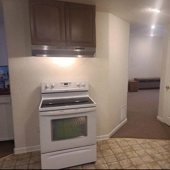 Building Photo - 1475 Live Oak Rd