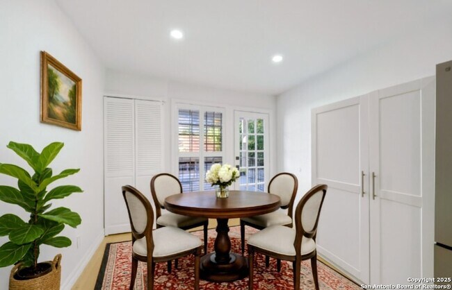 Building Photo - 7815 Broadway St