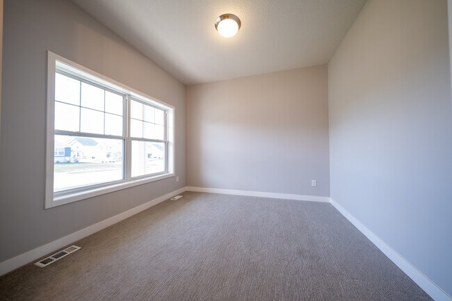 Building Photo - 14306 Acer Ave