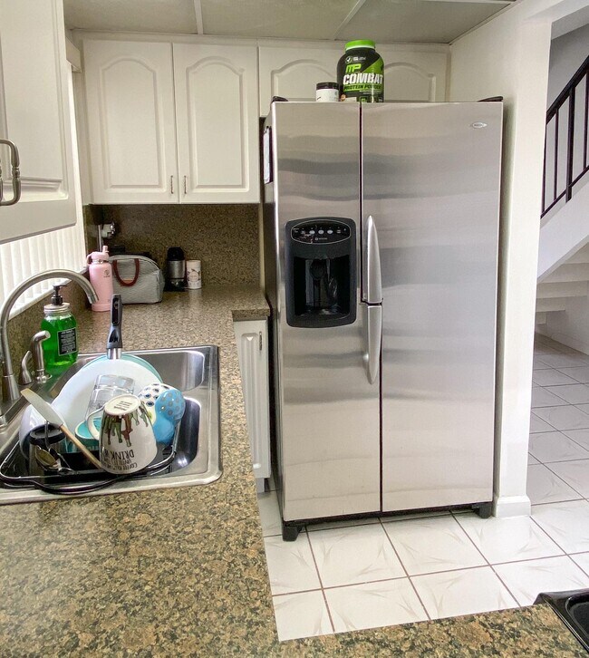 Building Photo - 2221 W 52nd St