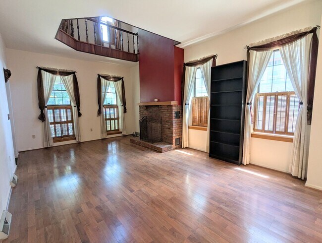 Building Photo - 312 Denniston St