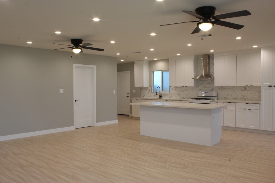 Kitchen - 20801 Bassett St
