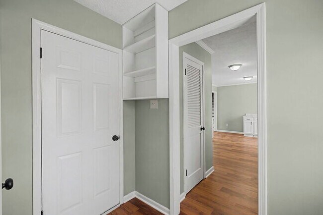 Building Photo - YOU DON'T WANT TO MISS THIS ONE!!!! SECTION 8 WELCOMED !!!!!