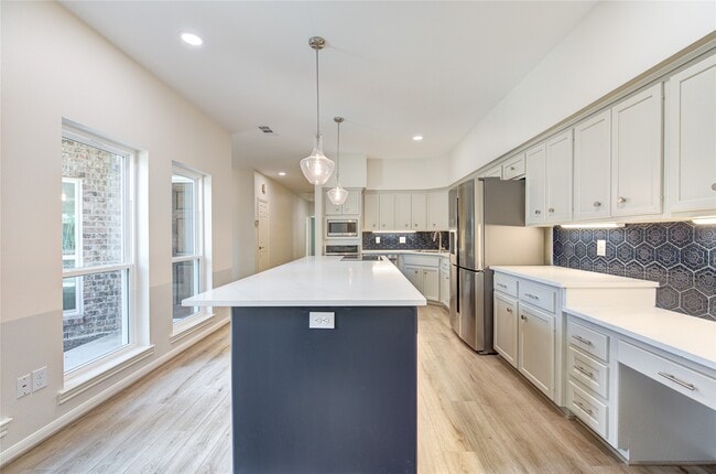 Building Photo - 14207 Stokesmount Dr