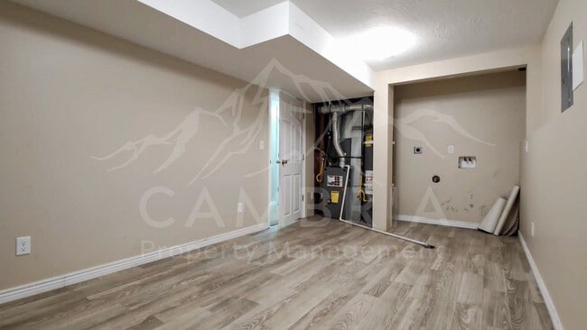 Building Photo - Lovely 4 BR Home in West Valley