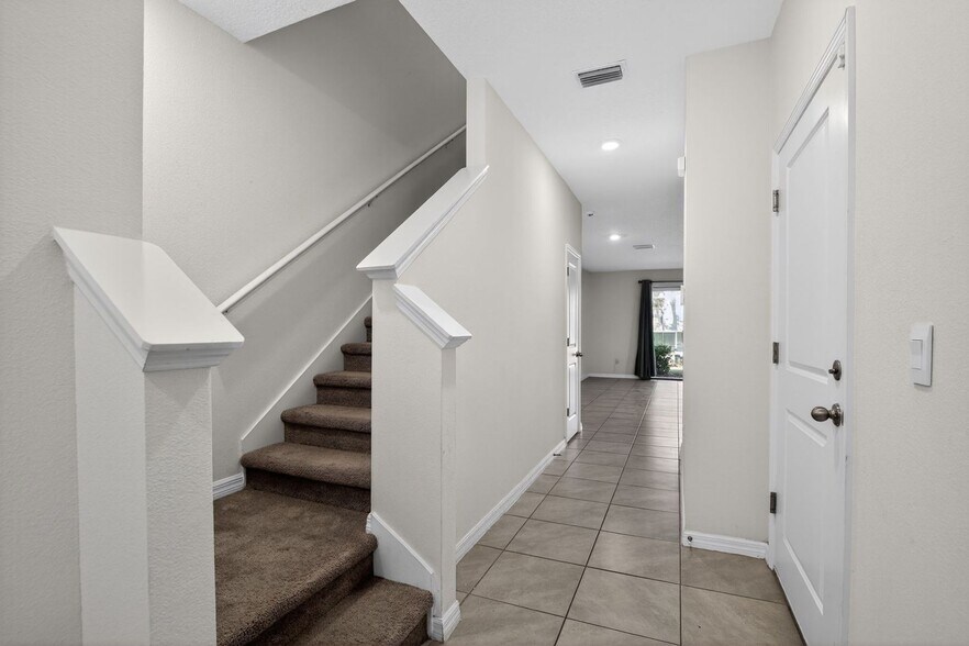 Building Photo - 13808 NW 9th Rd