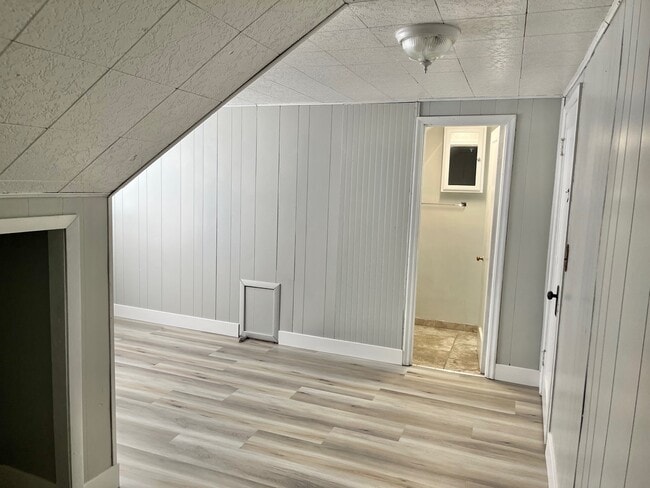 Building Photo - 4 Plex Seller Finance
