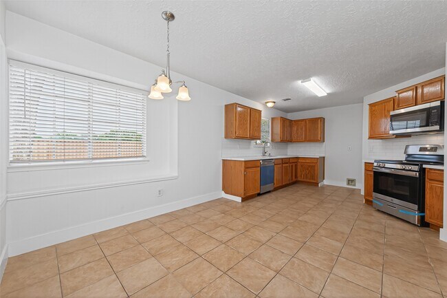 Building Photo - 18822 Yaupon Trail