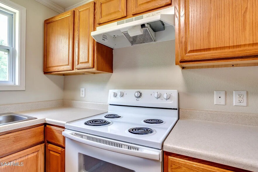 Building Photo - 4919 Coster Rd