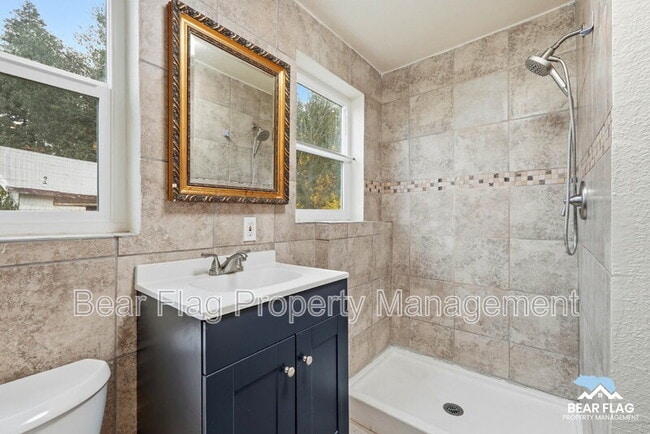 Building Photo - 3351 Albany Way