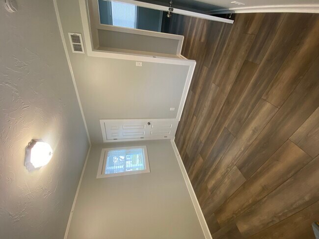 Building Photo - 1212-16th 1/2 16th 1/2 St