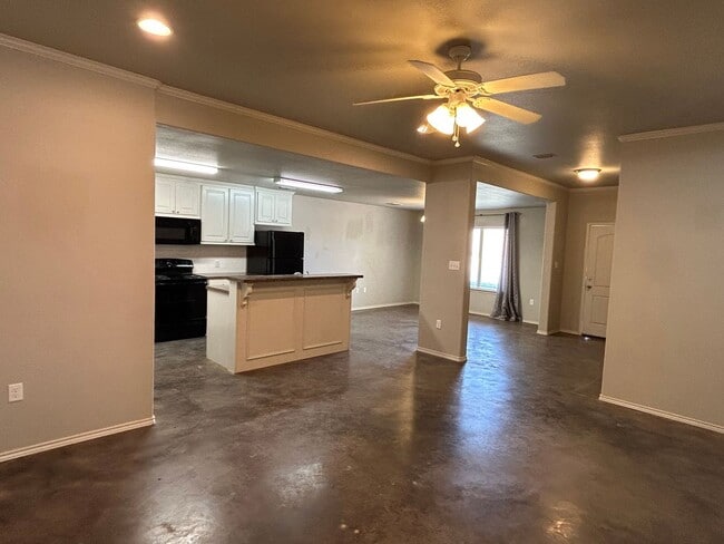 Building Photo - 3211 108th St