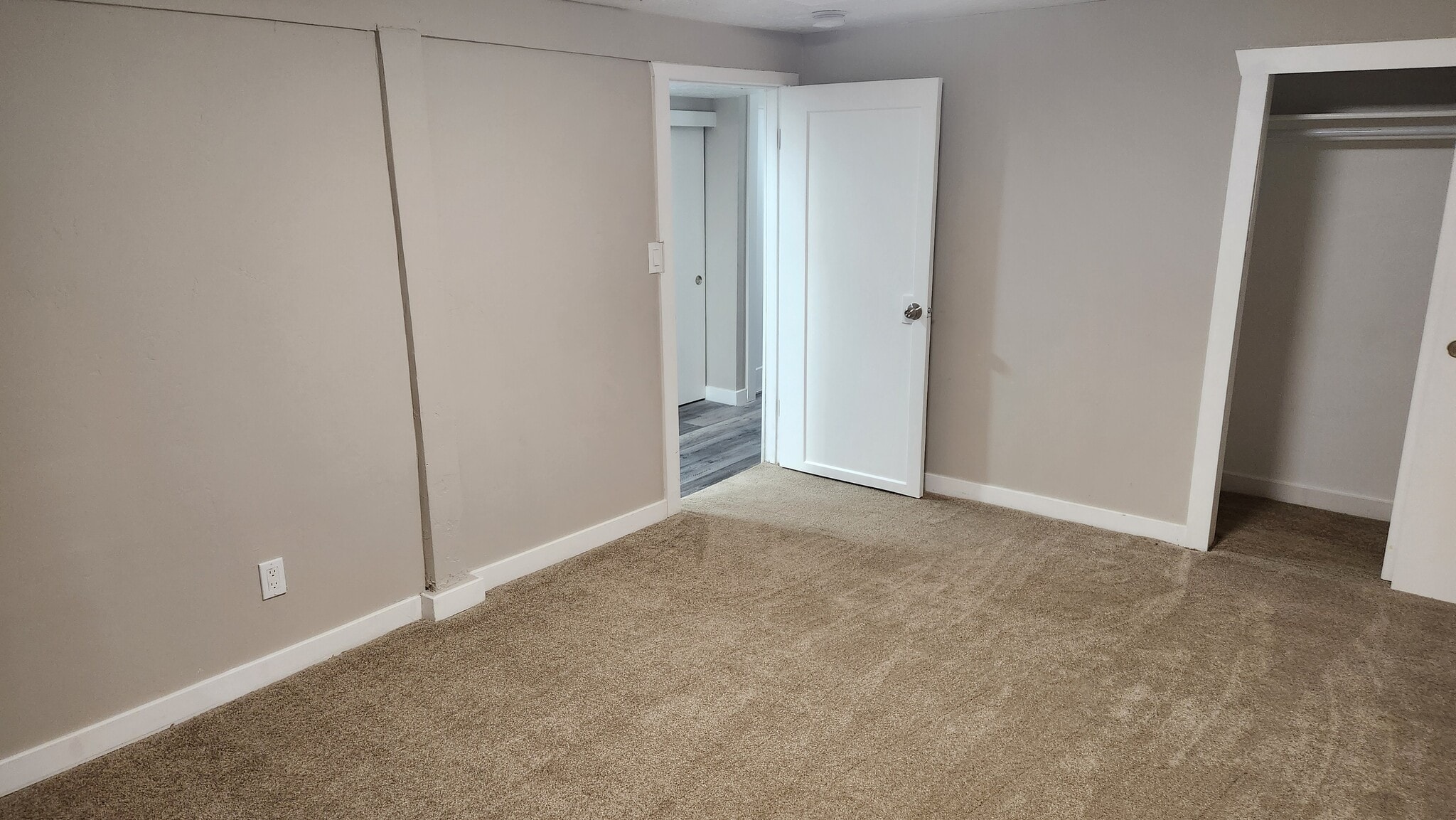 Building Photo - 920 W 600 N