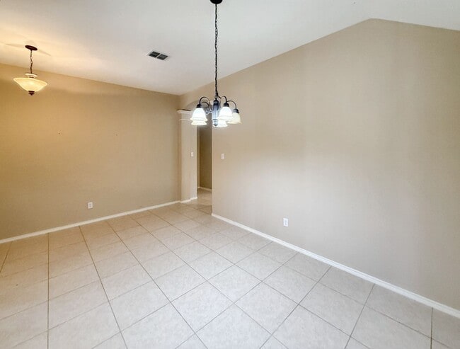 Building Photo - 1713 Lake Way Dr