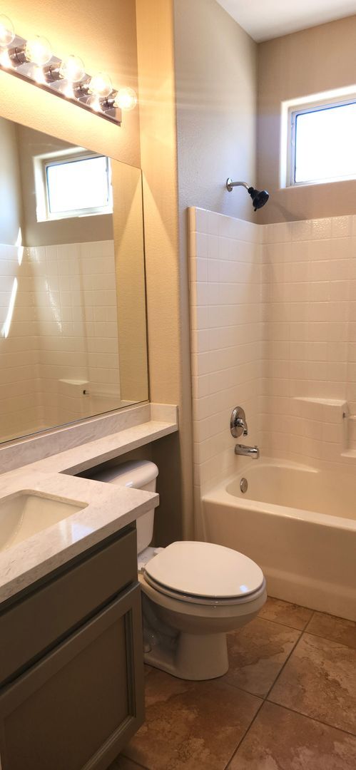 Building Photo - 2 bed 2 bath remodeled Franklin patio home in Sun City Anthem!