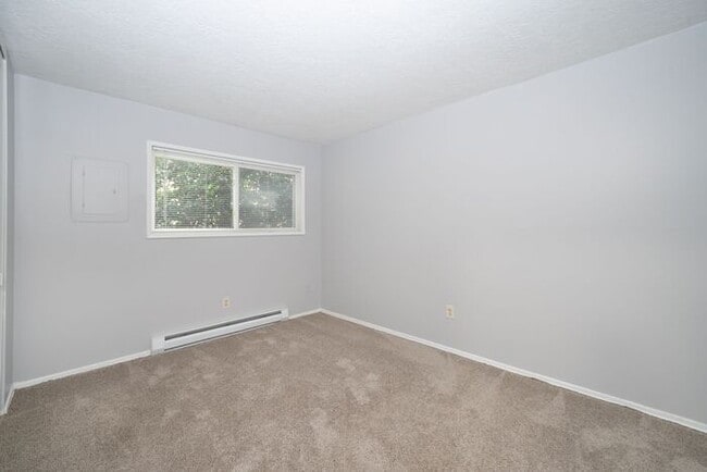 Building Photo - Remodeled 2 bedroom! $1000 VISA GIFTCARD AT MOVE IN!