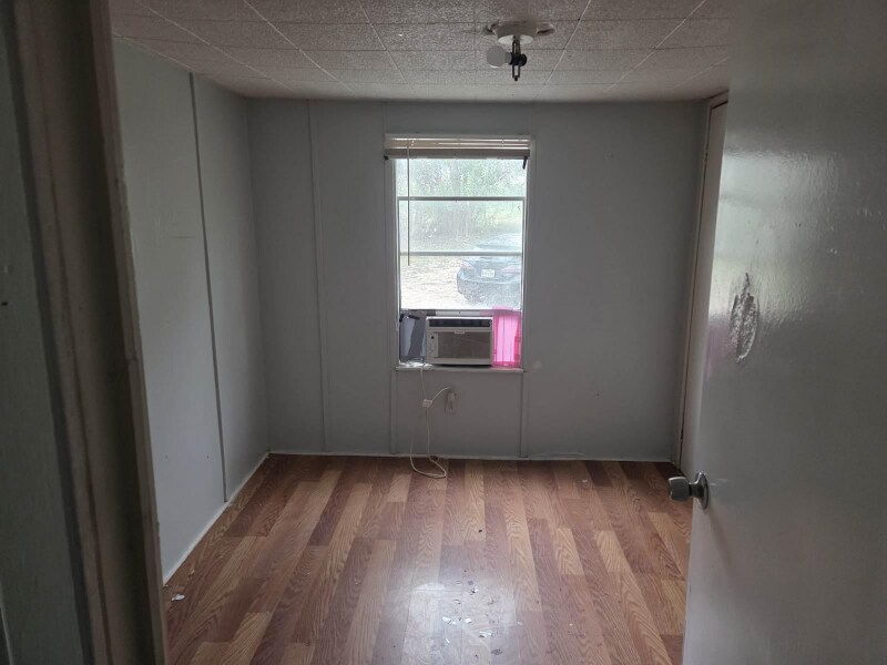 Building Photo - 2 B Harding St