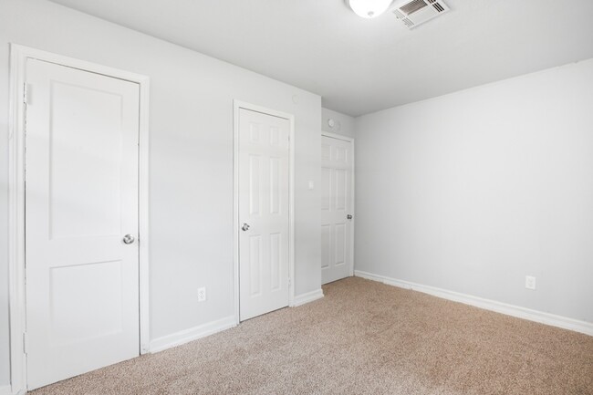 Building Photo - 5326 Doulton Dr