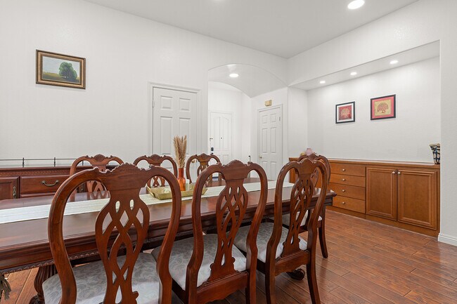 Building Photo - 7116 Torrey Mesa Ct
