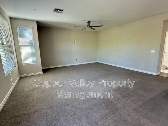 Building Photo - 2425 W Bronco Butte Trl