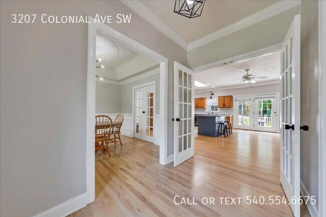 Building Photo - 3207 Colonial Ave SW