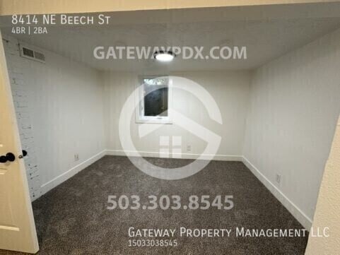Building Photo - 8414 NE Beech St