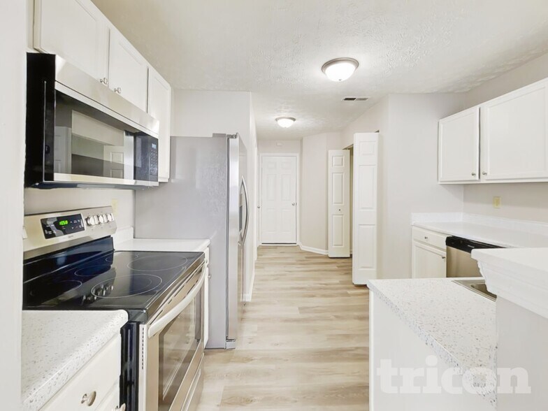 Building Photo - 6756 W Stanhope Dr