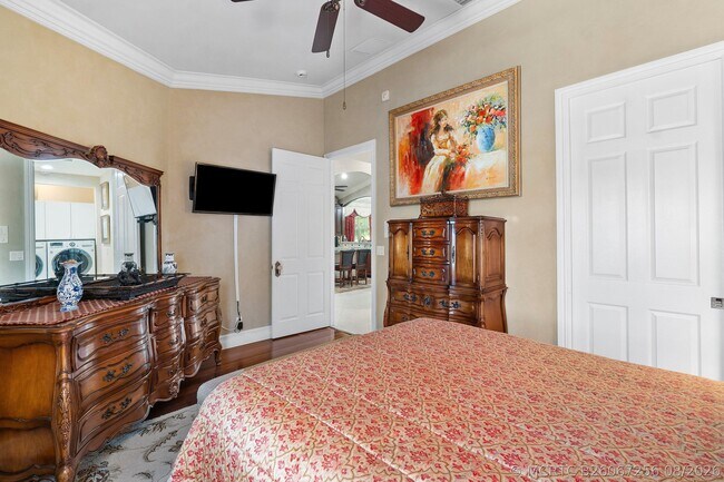 Building Photo - 6181 Island Walk