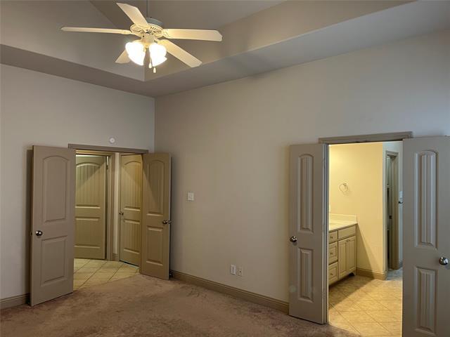 Building Photo - 817 La Cima