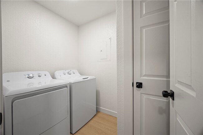 Building Photo - 2007 Sycamore Pl