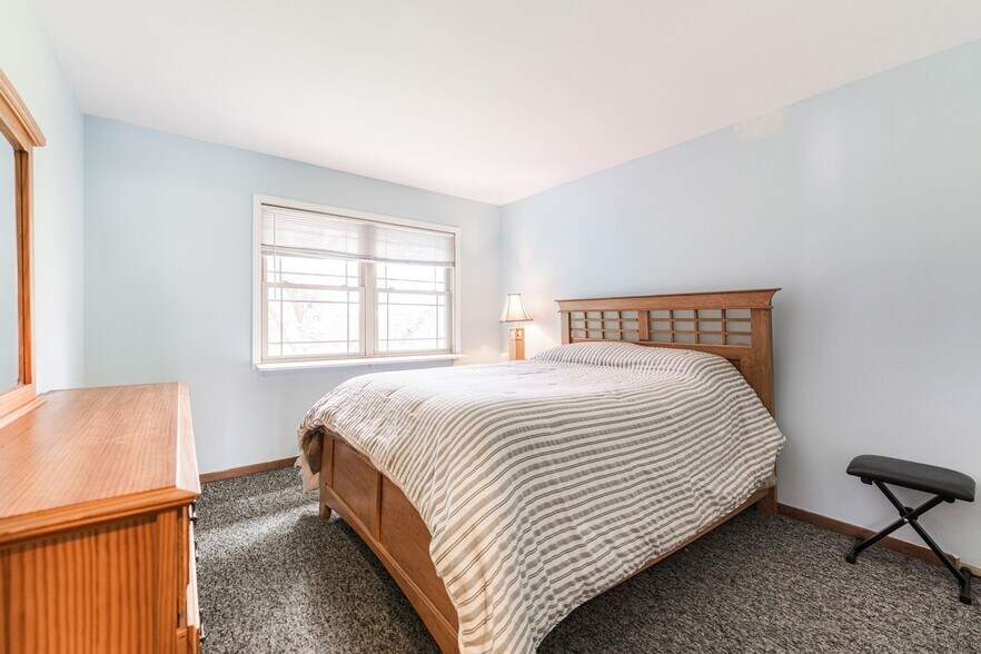 Building Photo - 1205 N Scarlet Ct