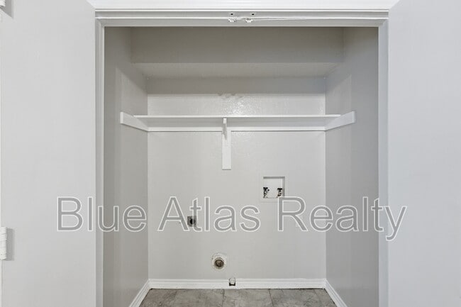 Building Photo - 711 Penn Pl