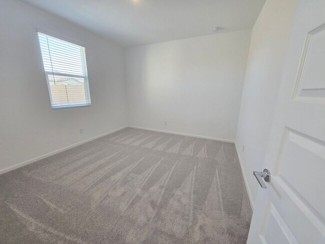 Building Photo - 3 Bedroom 2 Bathroom BELLA VISTA FARMS PREMIER Home