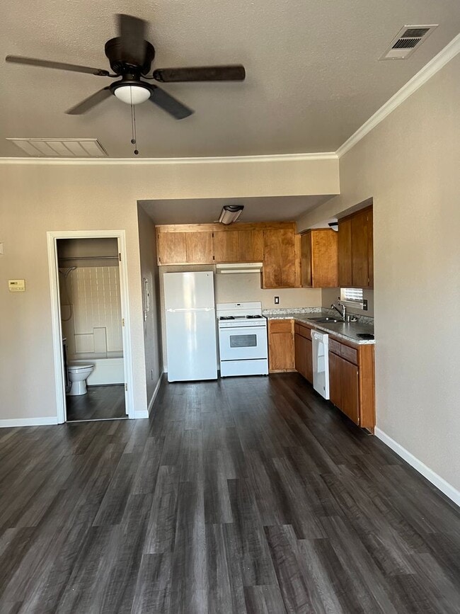 Building Photo - 2820 East St