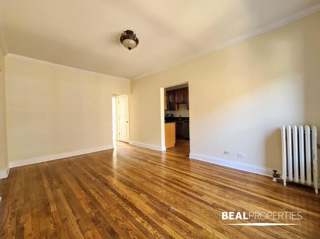 Building Photo - 1 bedroom in CHICAGO IL 60613