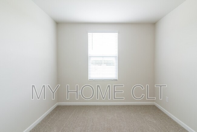 Building Photo - 6067 Bridle Crk Dr
