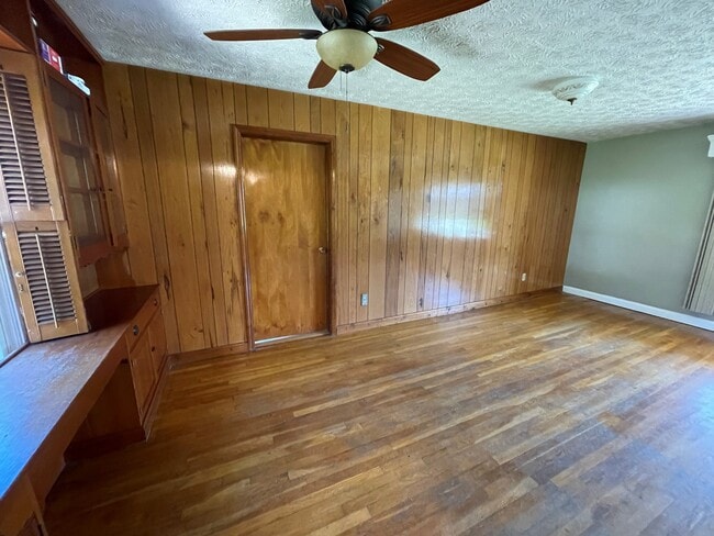 Building Photo - 9 Winston Ave