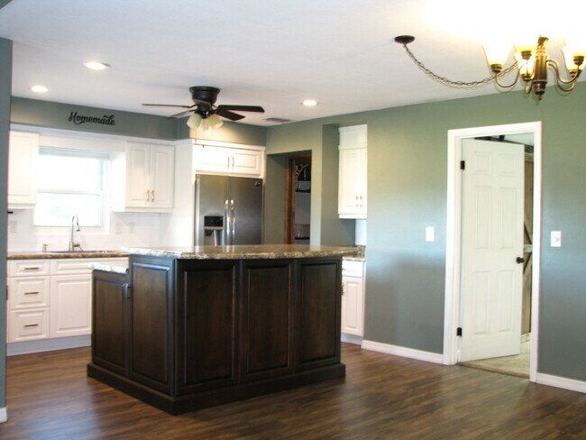 Building Photo - Beautiful 11.16 Acre Farm with Lots of Ame...