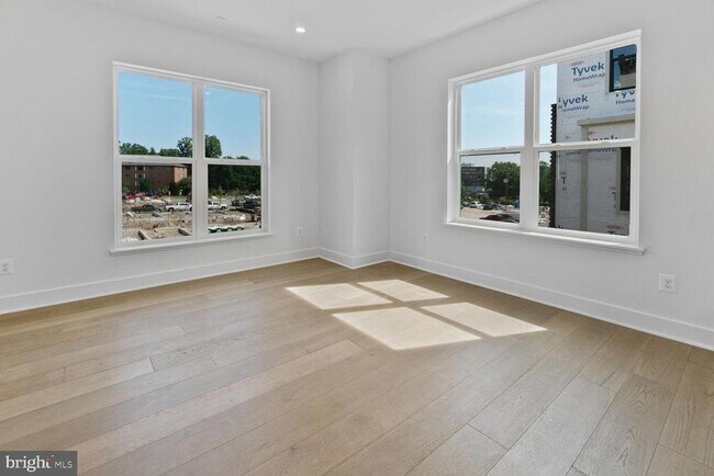 Building Photo - 5353 ZENITH OVLK