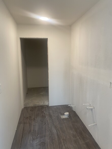 Building Photo - 108 Huntington Dr