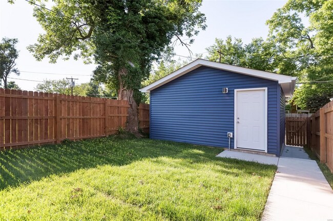 Building Photo - Modern Tower Grove South Home | Built in 2019 | 3 Bed • 2.5 Bath