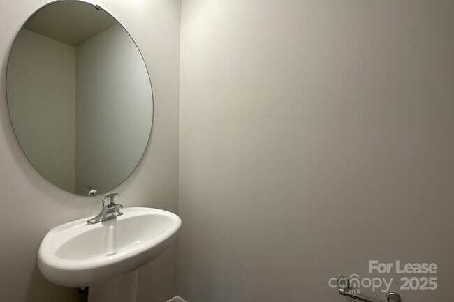 Building Photo - 6017 Northway Frst Dr