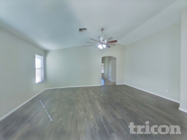 Building Photo - 40175 N Costa Del Sol Dr