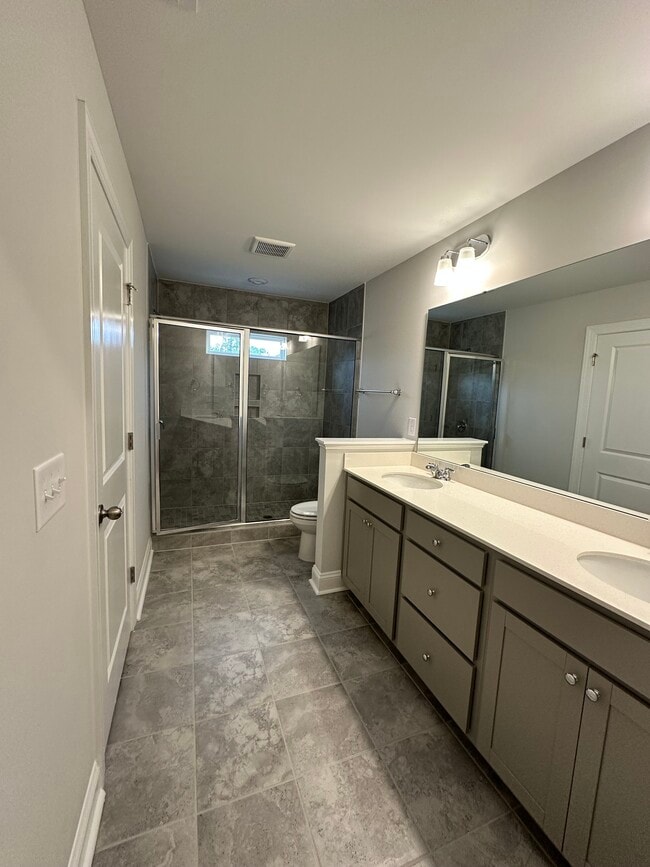 Master bath - 579 Forestville Rd