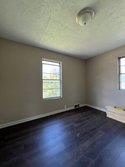 Building Photo - 3535 N Dequincy St