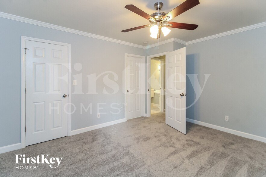 Building Photo - 3974 Leinbach Dr