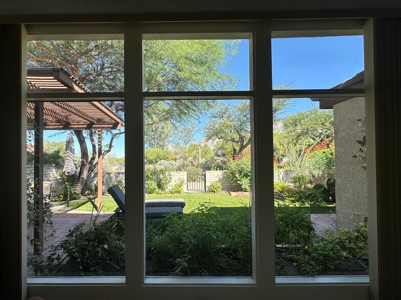 Building Photo - 5634 N Calle de la Reina